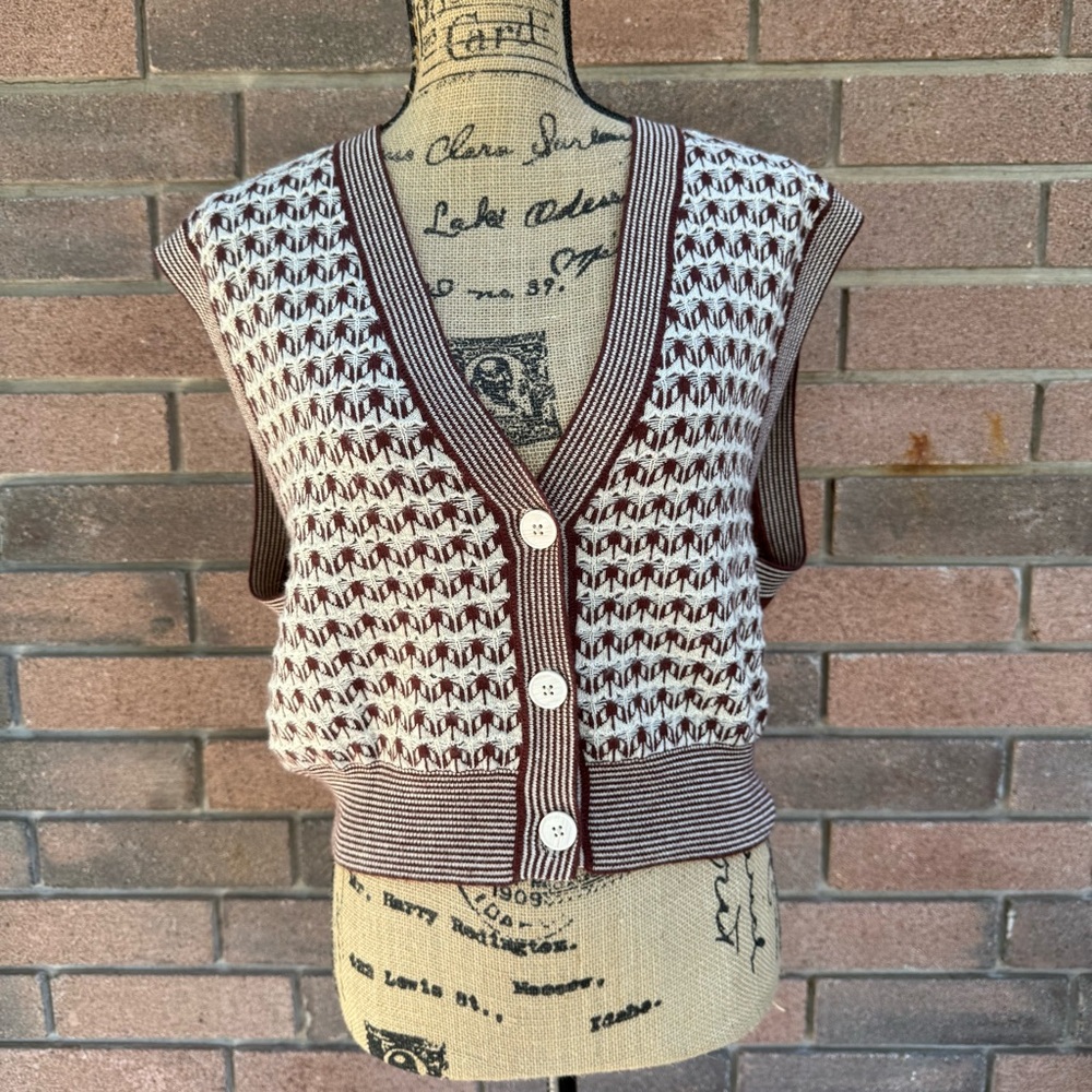 Urban Revivo Chic V-Neck Brown and White Geometric Sweater Vest Size 6 NWOT